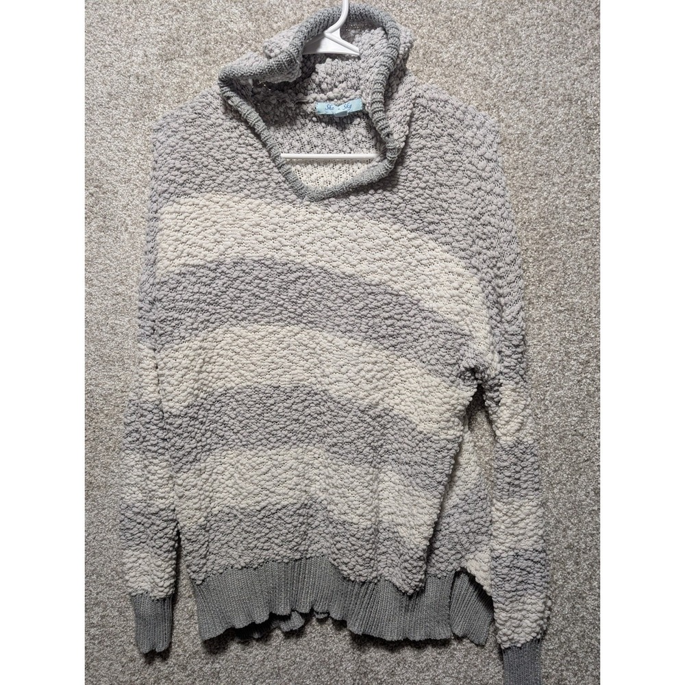 She + Sky Gray and White Pullover Knit Hoodie Sweater Women's Size Small M Ho